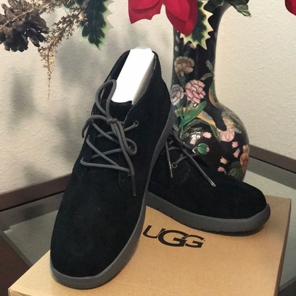 👟 UGG 👟 K CANOE SUEDE Shoes Sneaker - Picture 1 of 8